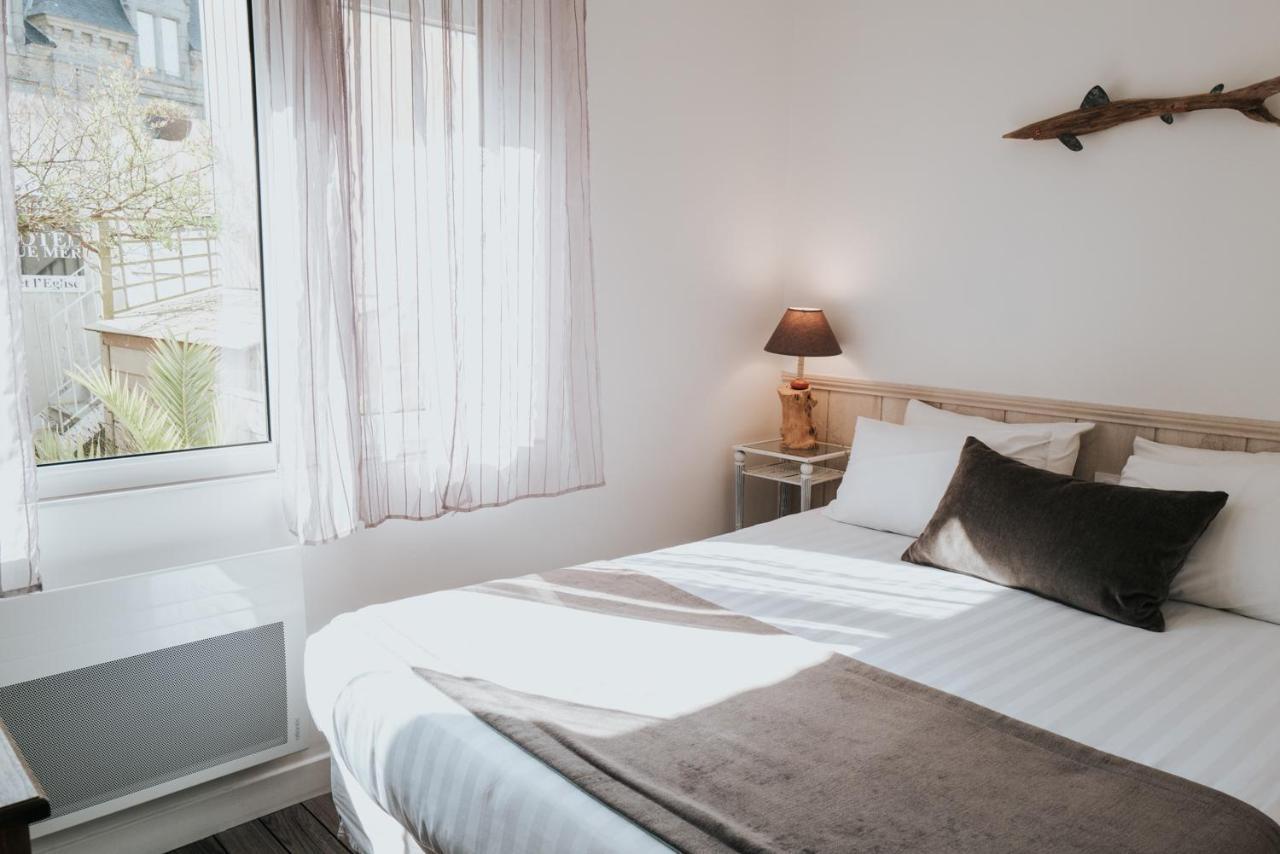 Hotel Aux Tamaris - Vue Mer Roscoff Eksteriør bilde