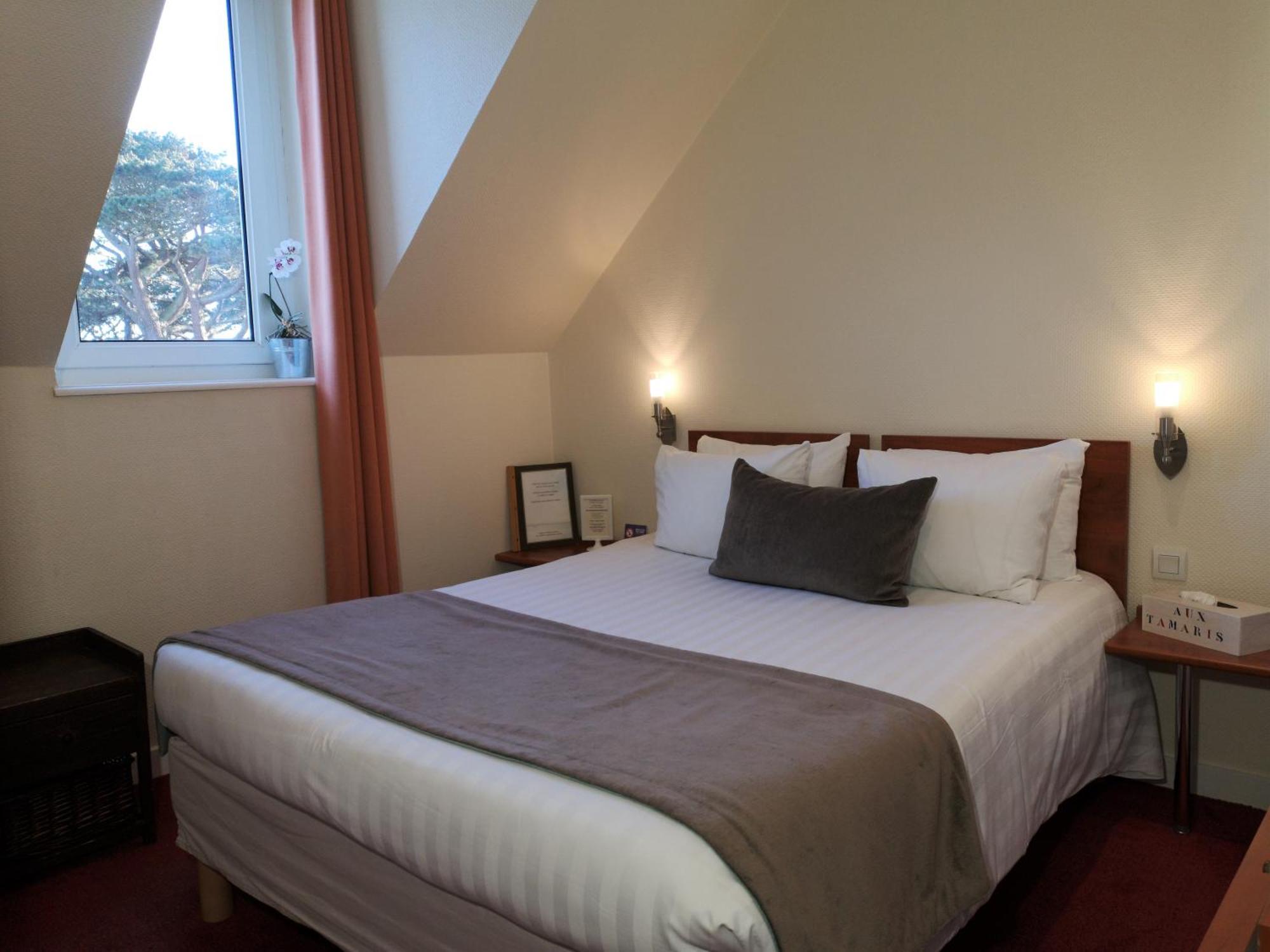 Hotel Aux Tamaris - Vue Mer Roscoff Eksteriør bilde