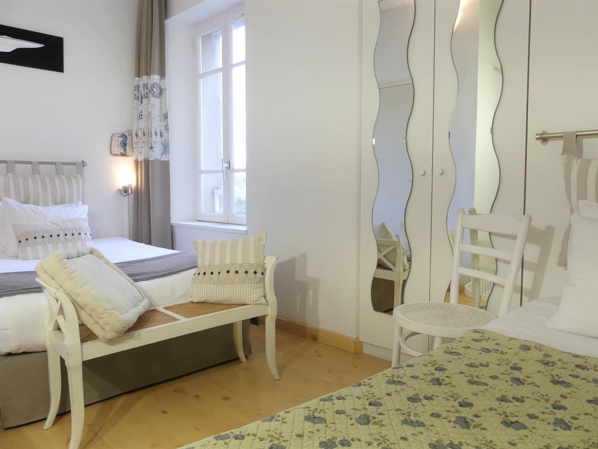 Hotel Aux Tamaris - Vue Mer Roscoff Rom bilde