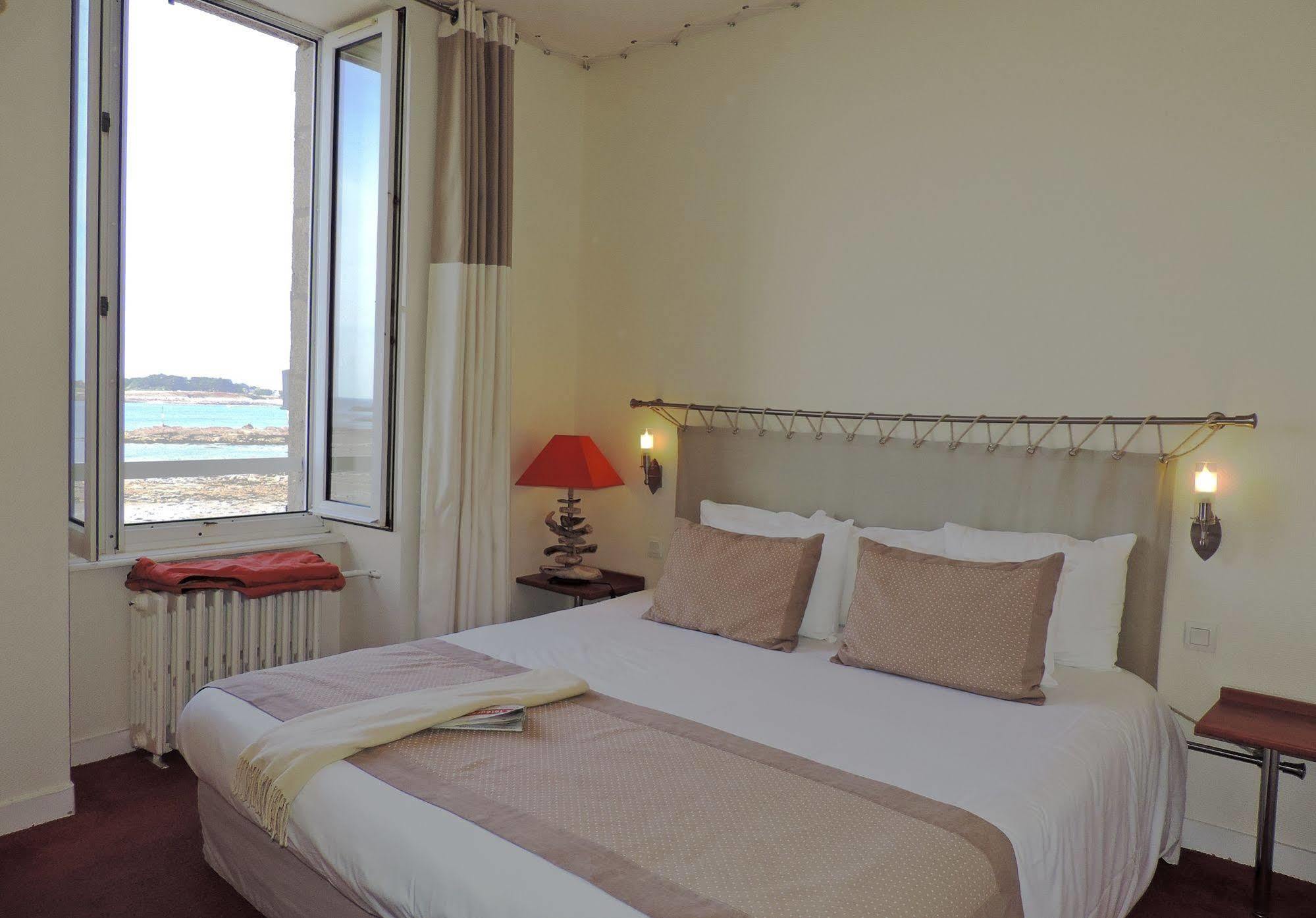 Hotel Aux Tamaris - Vue Mer Roscoff Eksteriør bilde