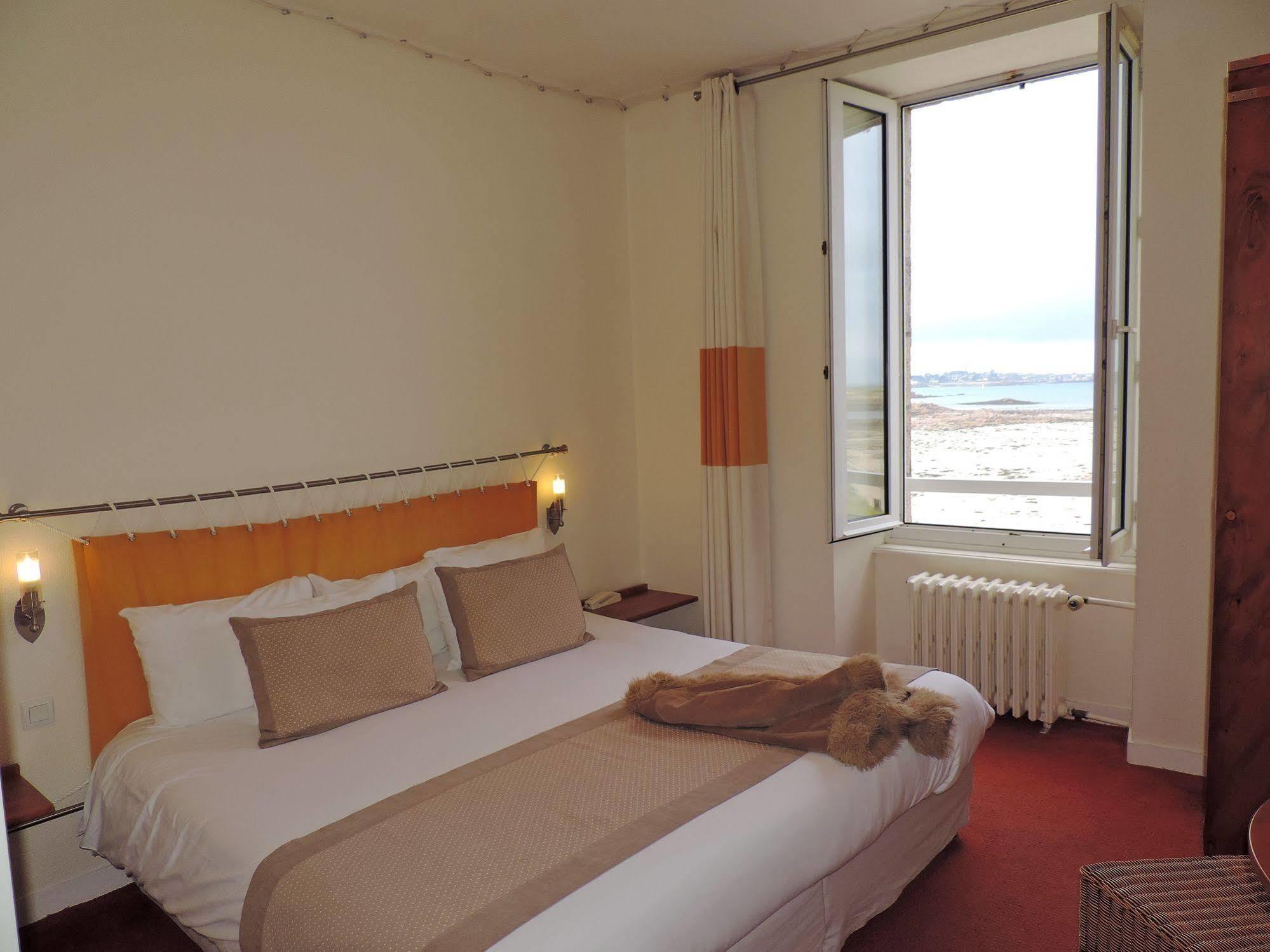 Hotel Aux Tamaris - Vue Mer Roscoff Eksteriør bilde
