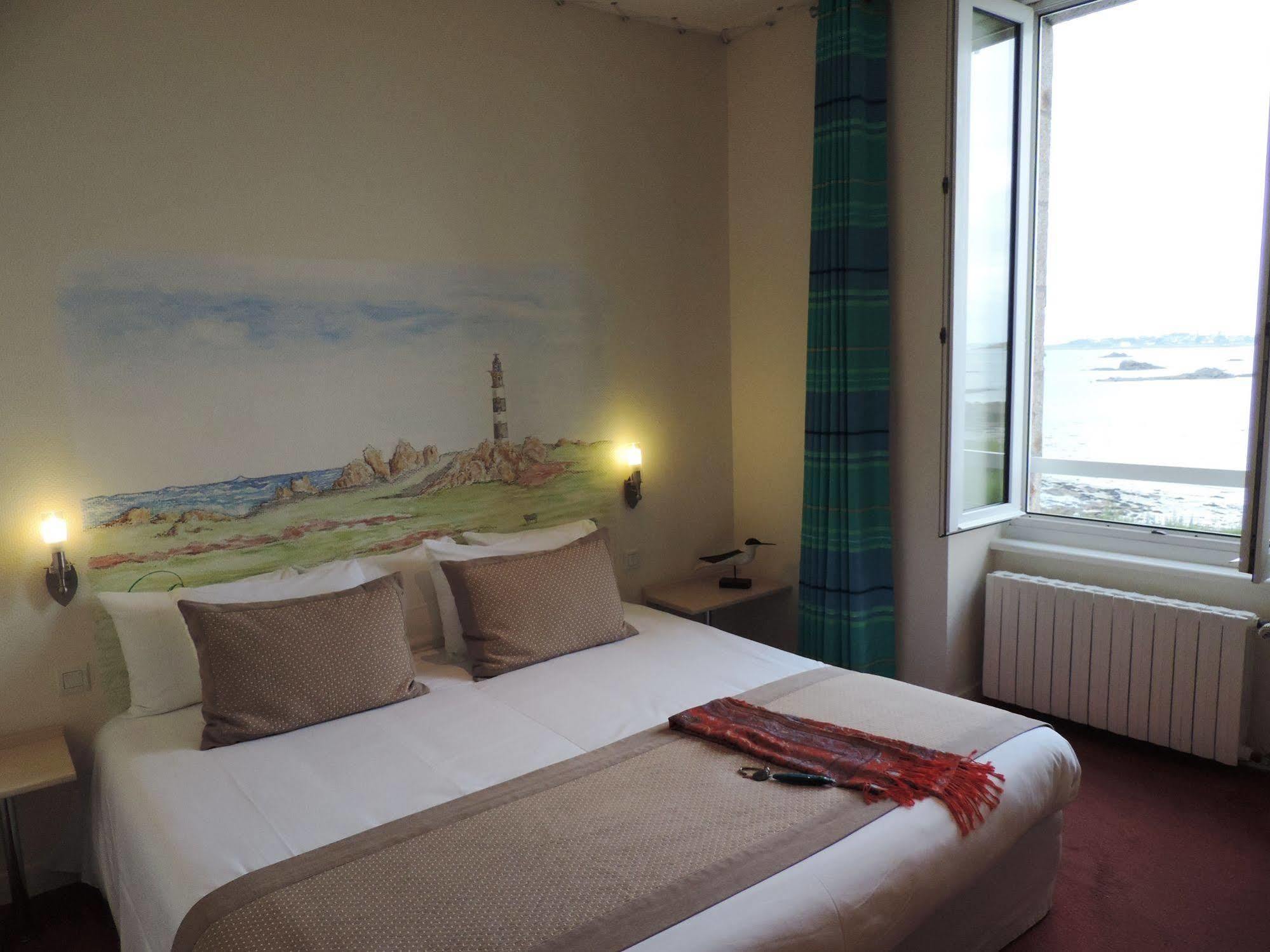 Hotel Aux Tamaris - Vue Mer Roscoff Eksteriør bilde