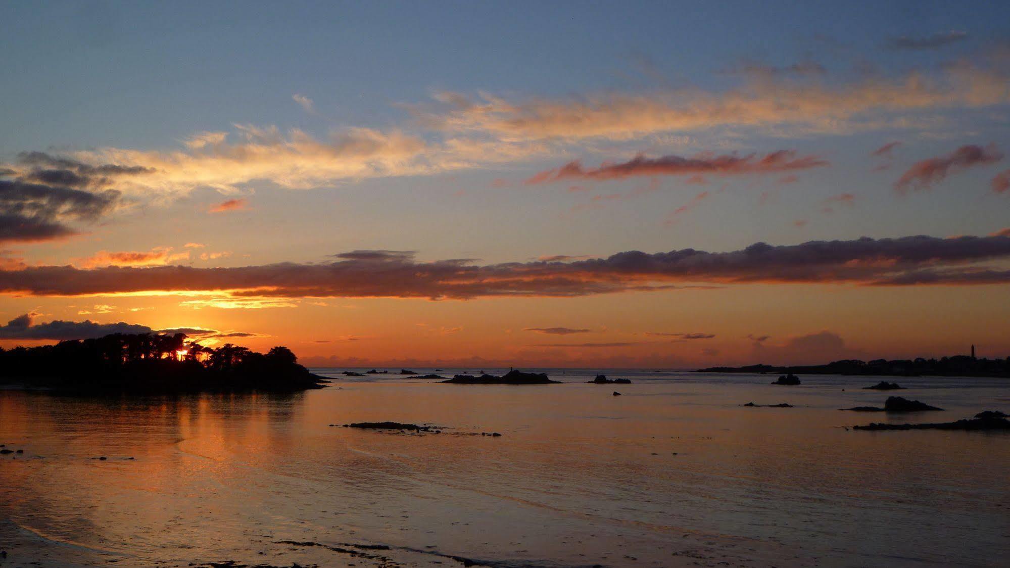 Hotel Aux Tamaris - Vue Mer Roscoff Eksteriør bilde